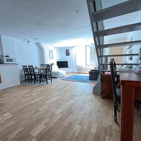 Apartman , Terrasse Tropezienne Proche Cascade De La Vis